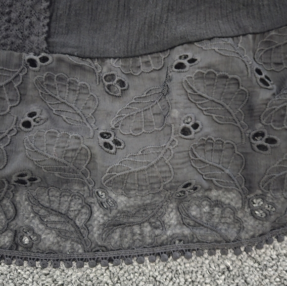 Cold Shoulder top.  Flat friendly! - Picture 4 of 6